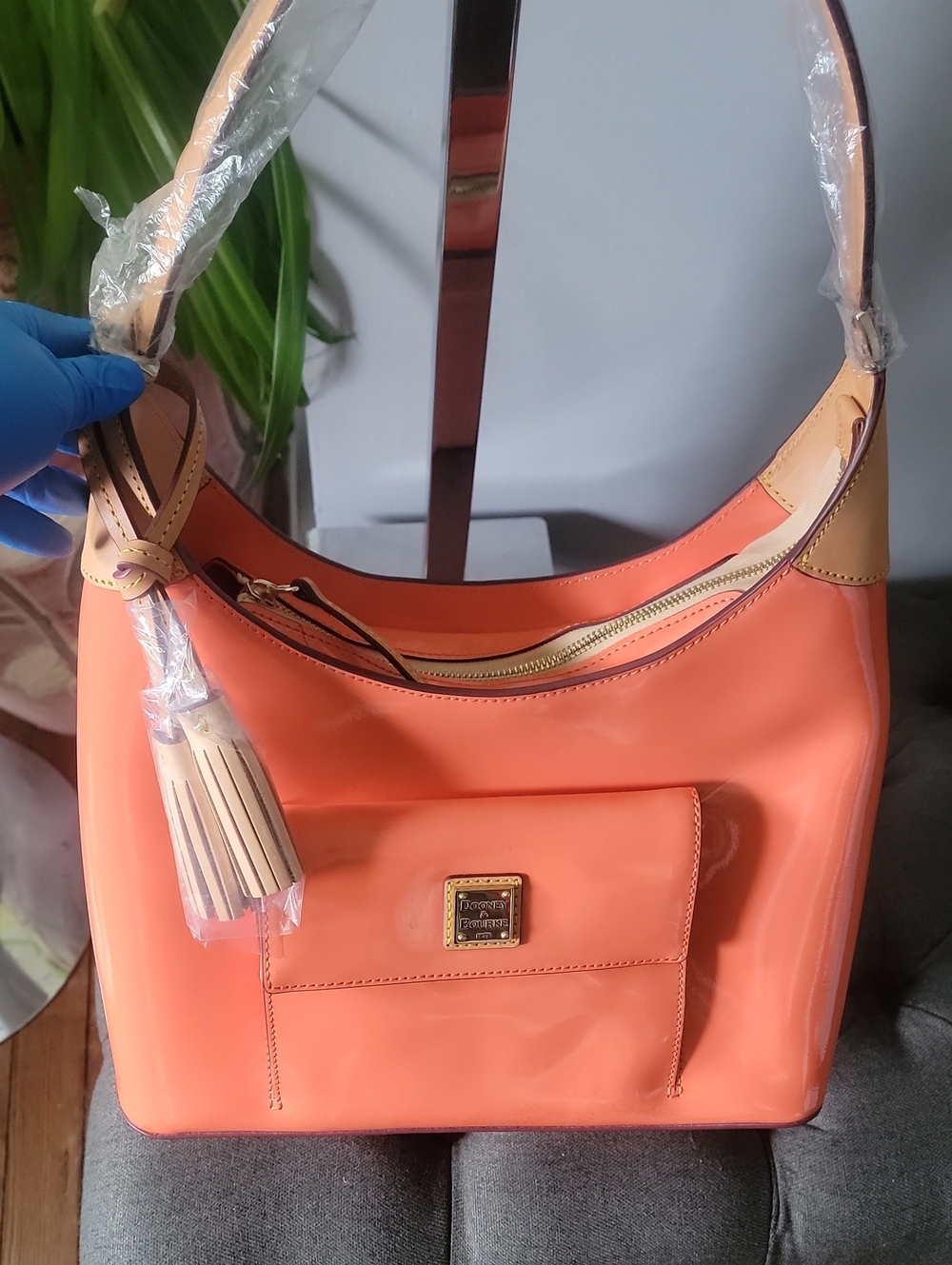 🧡DOONEY & BOURKE ORANGE PATENT LEATHER HOBO SHOULDER BAG - Picture 9 of 10